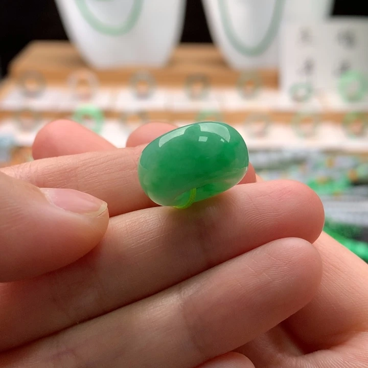 忘***谁吊坠(不含链)未镶嵌翡翠天然缅甸A货翡翠