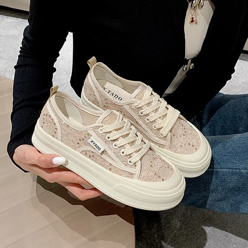 春夏新款女生休闲透气网面板鞋K02【米】