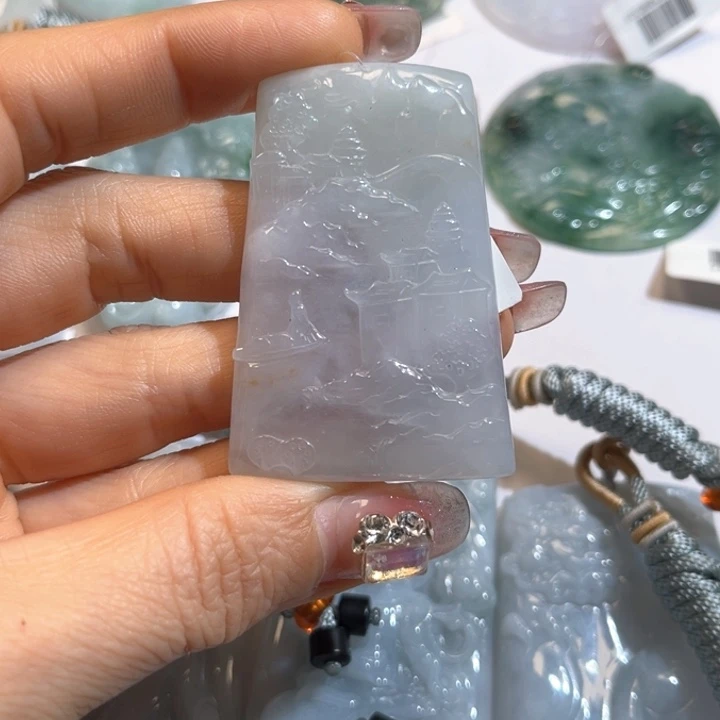翡翠颈饰未镶嵌我****?翡翠