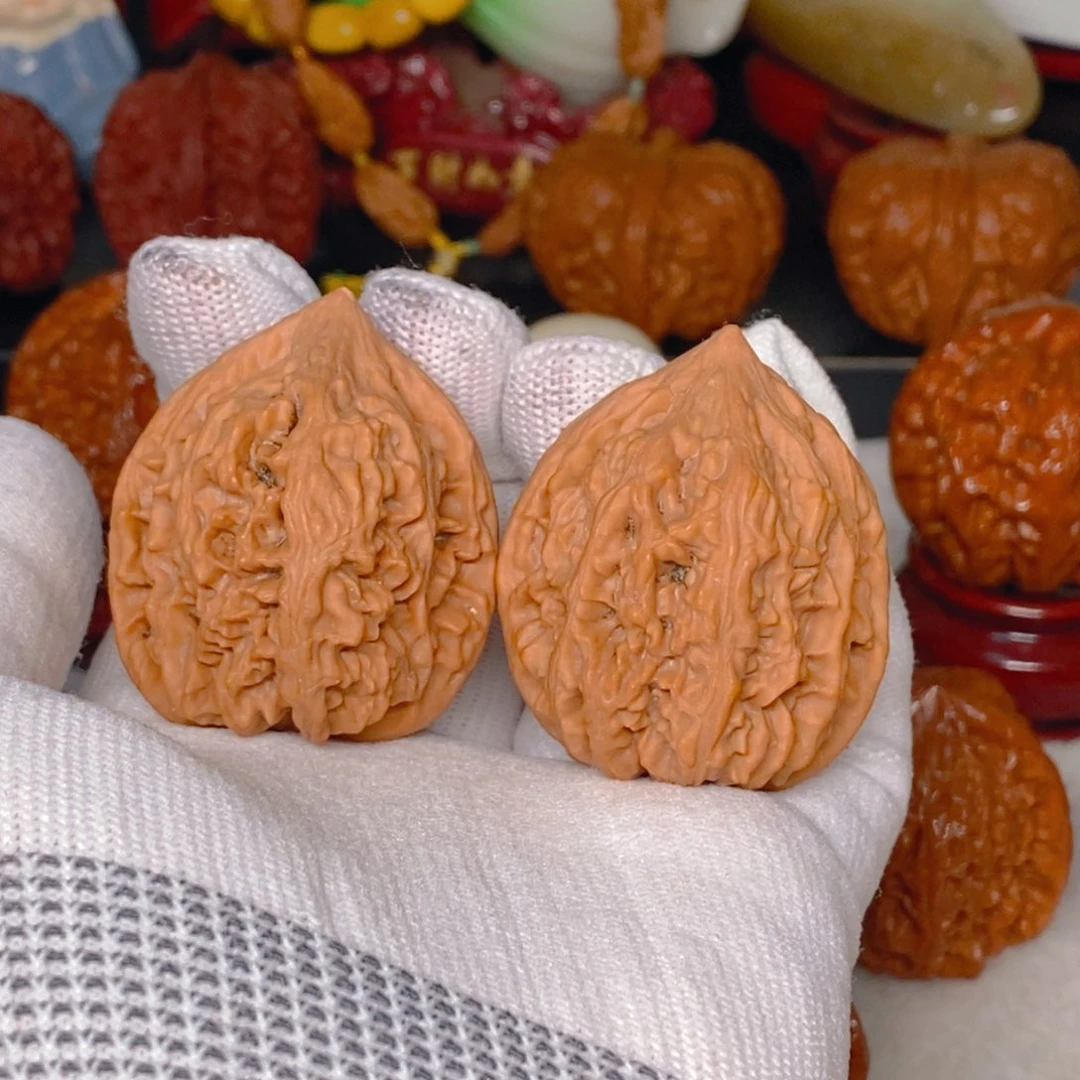 文玩核桃吊坠38 老树鸡心