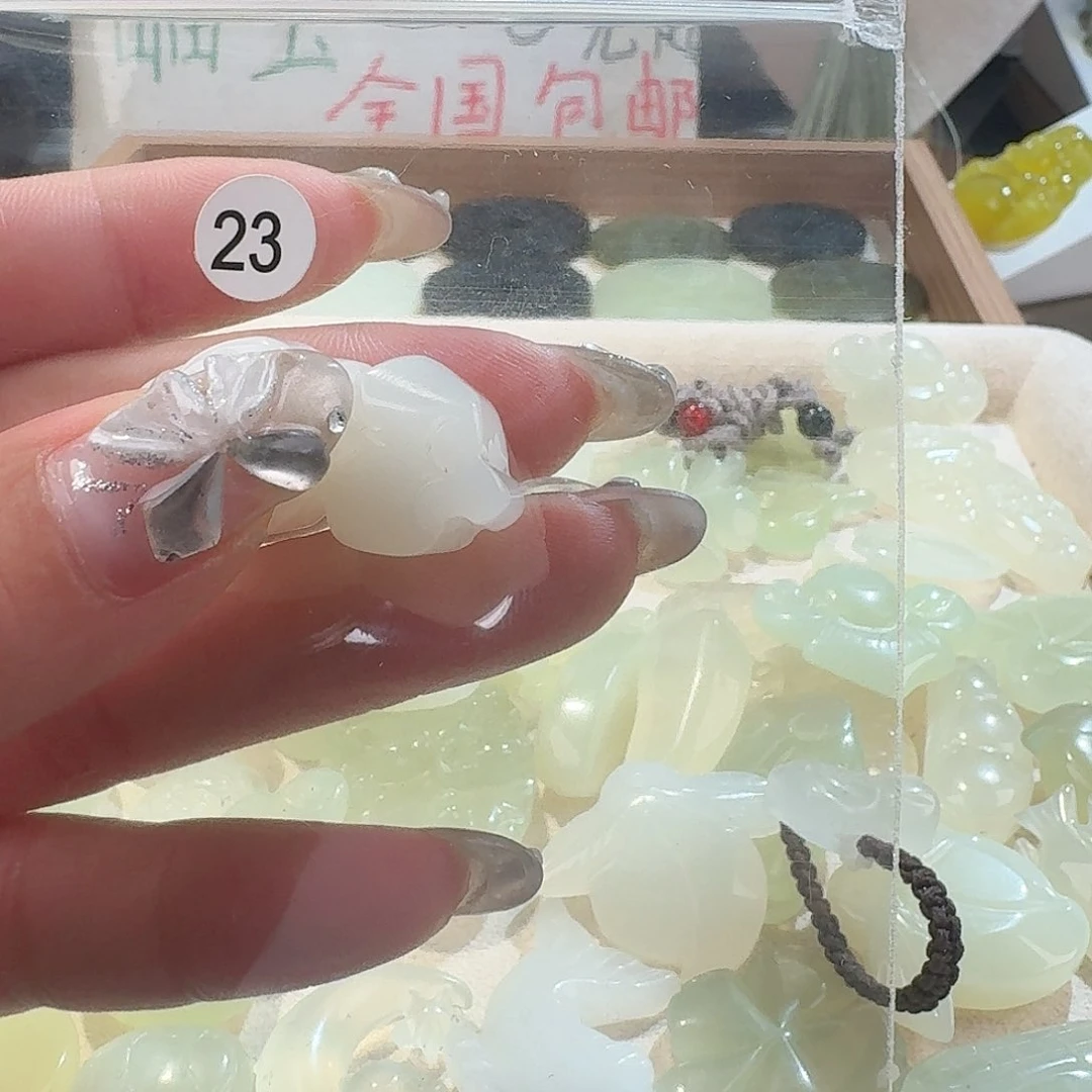 蛇纹石玉颈饰合金不退不换