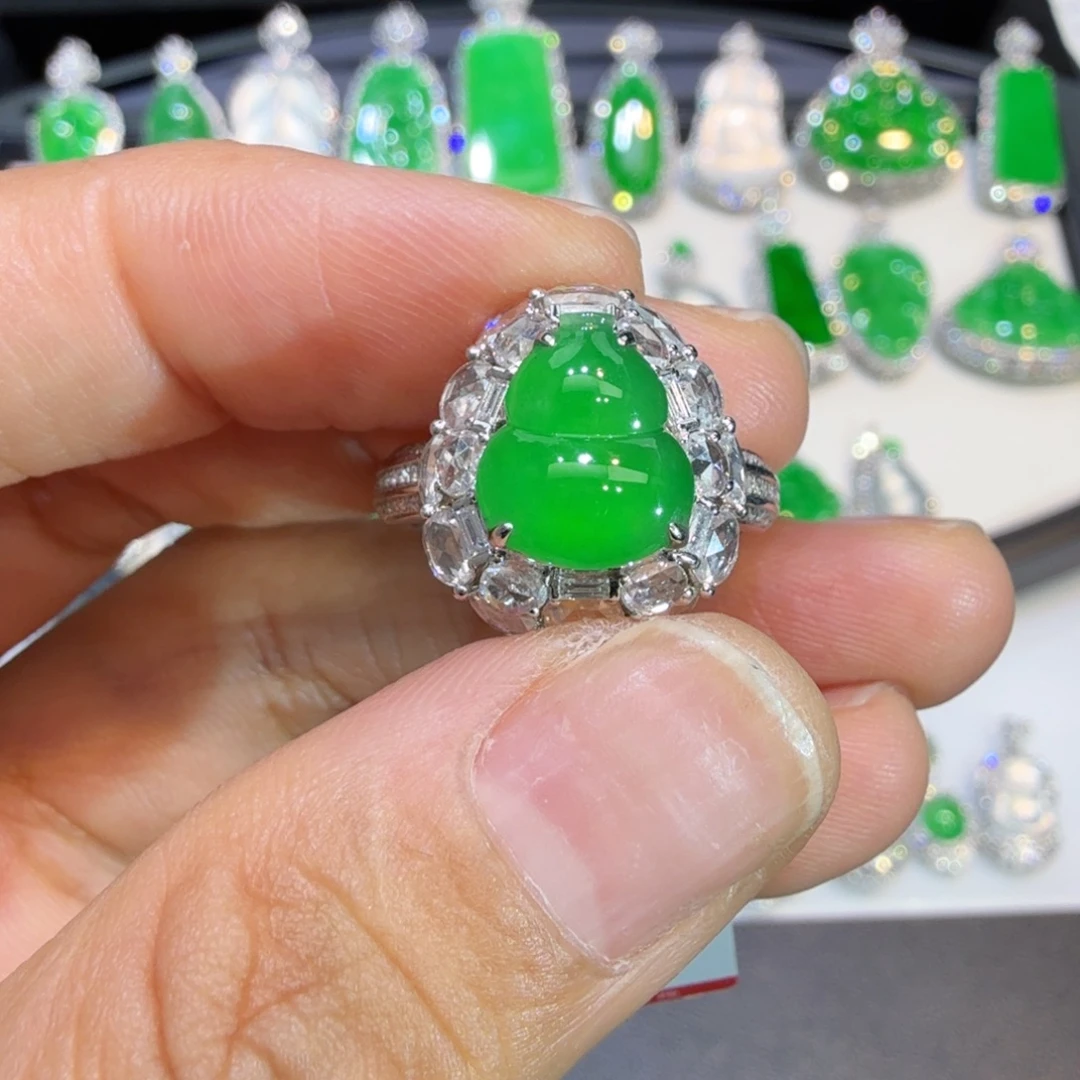 翡翠18K金镶嵌戒指收到货48小时鉴赏期