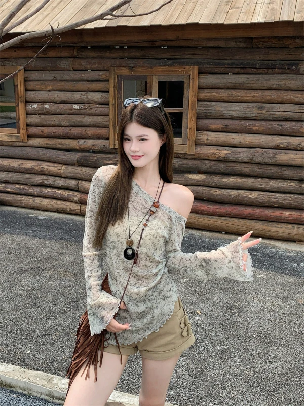 辣妹晕染斜肩长袖上衣套装女时尚百搭辣妹气质高腰显瘦短裤两件套