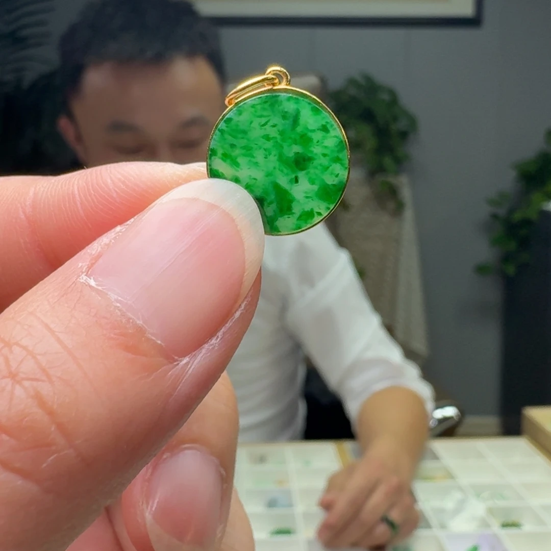 翡翠18K金镶嵌吊坠(不含链)天然