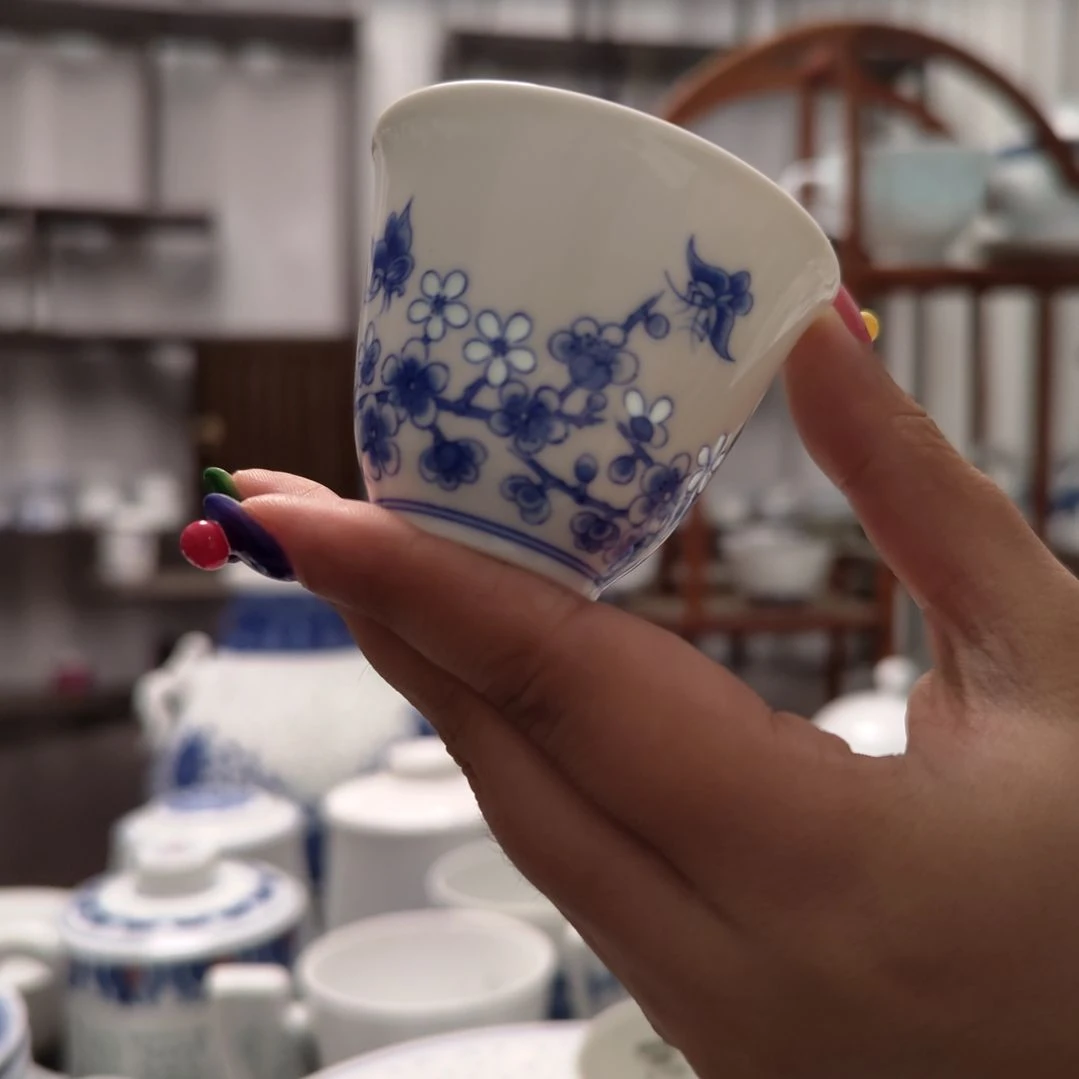 青花瓷碟舞春桃小杯一个