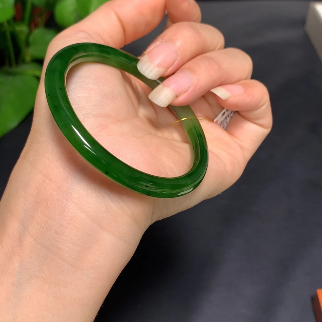 和田玉手镯未镶嵌碧玉手镯