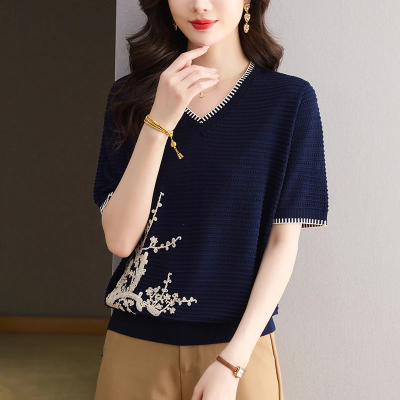 气质女士上衣2025新款夏款短袖t恤洋气减龄时髦小衫V领冰丝针织衫