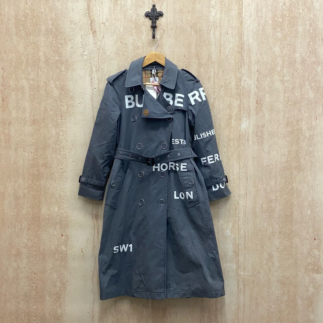 99新 BURBERRY/博柏利 爆款灰色弹幕字母logo风衣/uk6码/31218