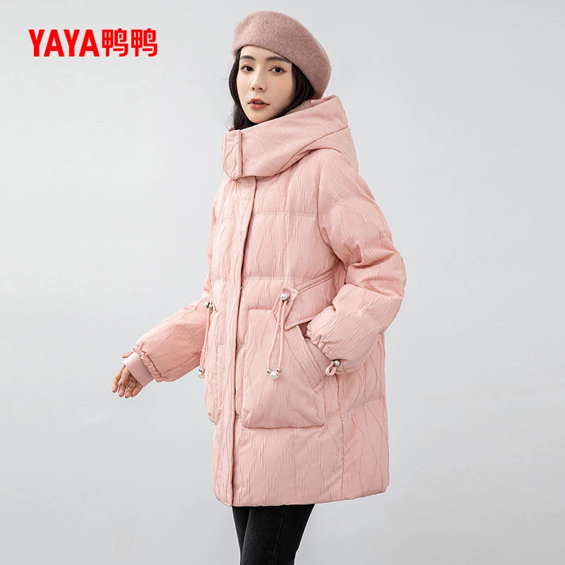 YAYA/鸭鸭新款修身收腰时尚百搭宽松连帽女中长款羽绒服23Y086
