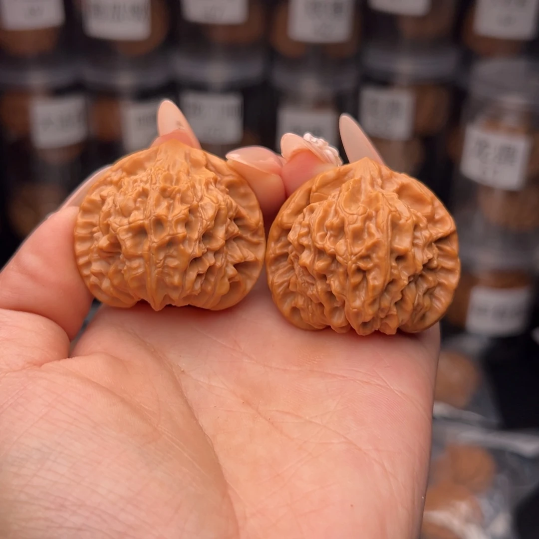 文玩核桃吊坠心***。龙门