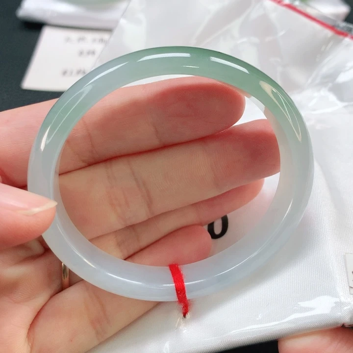 翡翠手镯未镶嵌55贵妃