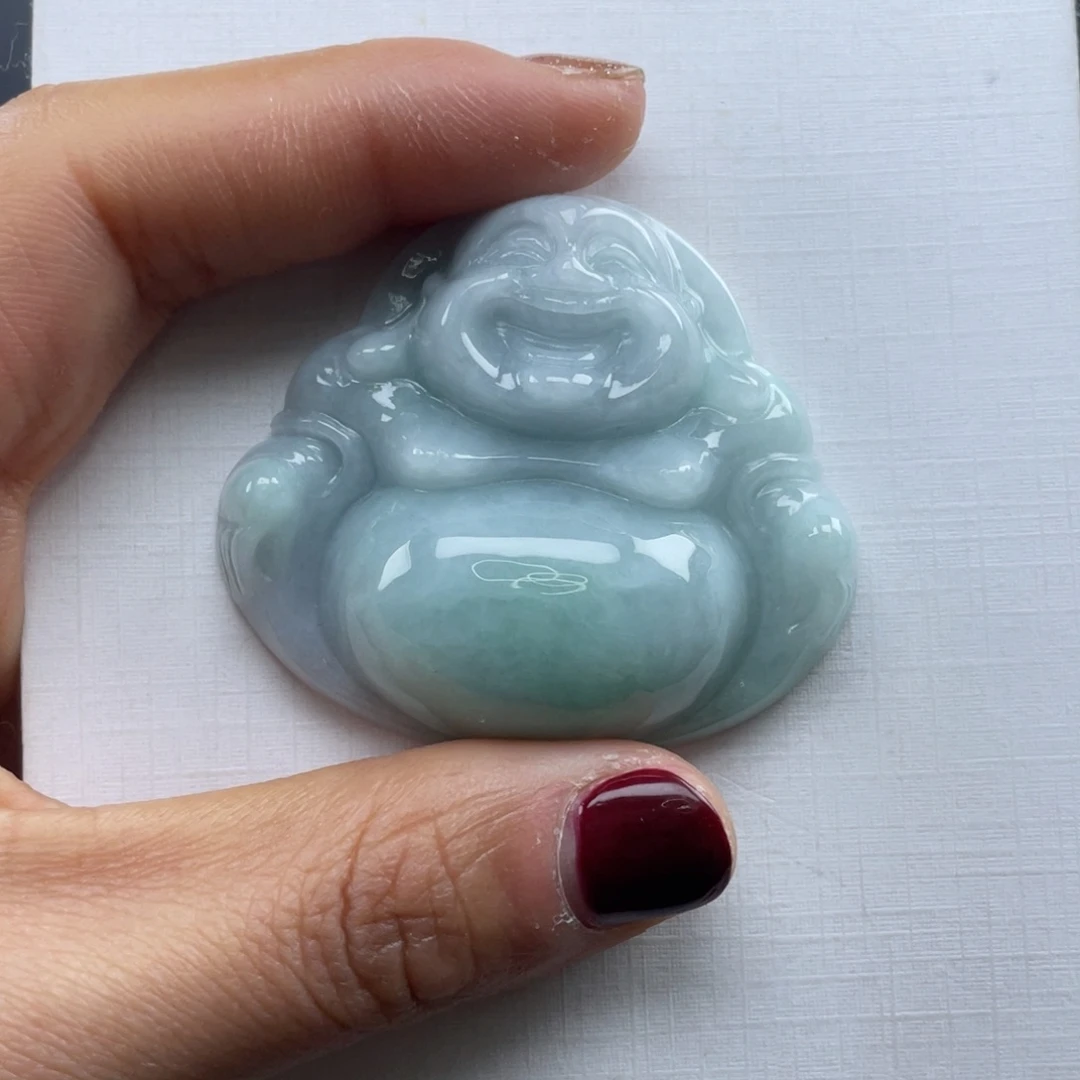 巫***》翡翠未镶嵌颈饰佛公