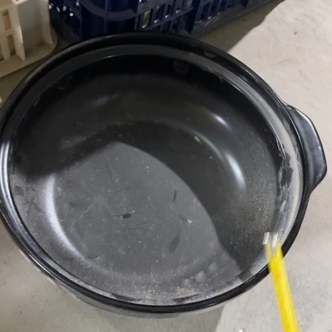 微瑕，明火，口径30高10dx变形无盖，底部粗陶