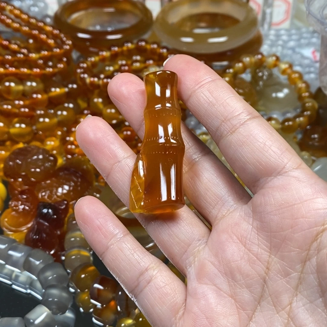 玛瑙/玉髓未镶嵌玛瑙吊坠