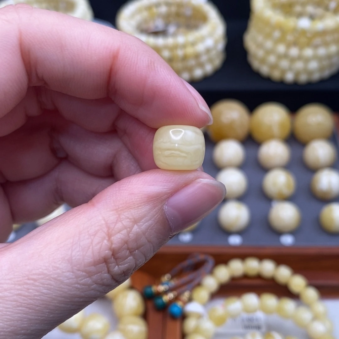 有***冷蜜蜡未镶嵌珠宝奇石