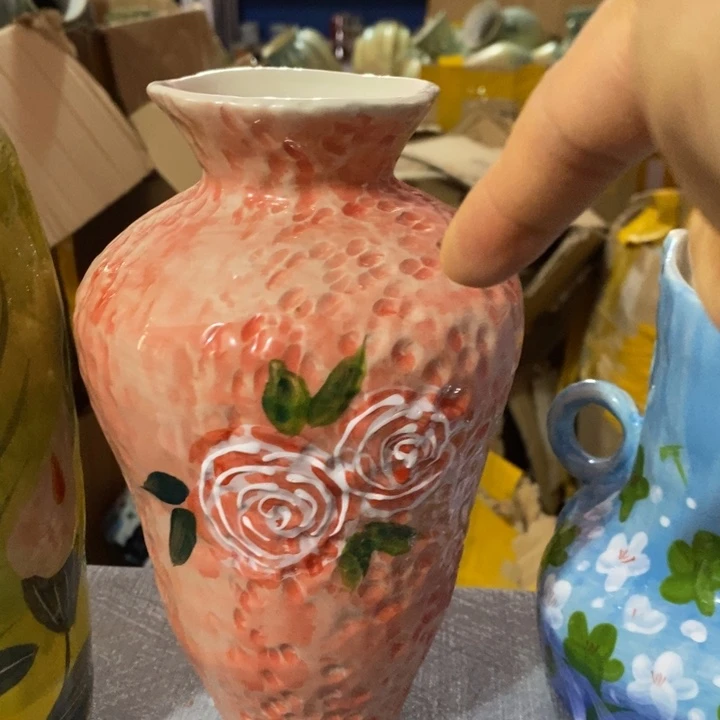 景德镇手绘玫瑰粉花瓶