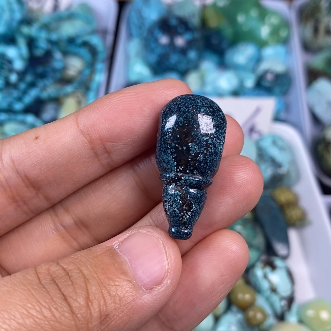 绿松石未镶嵌颈饰