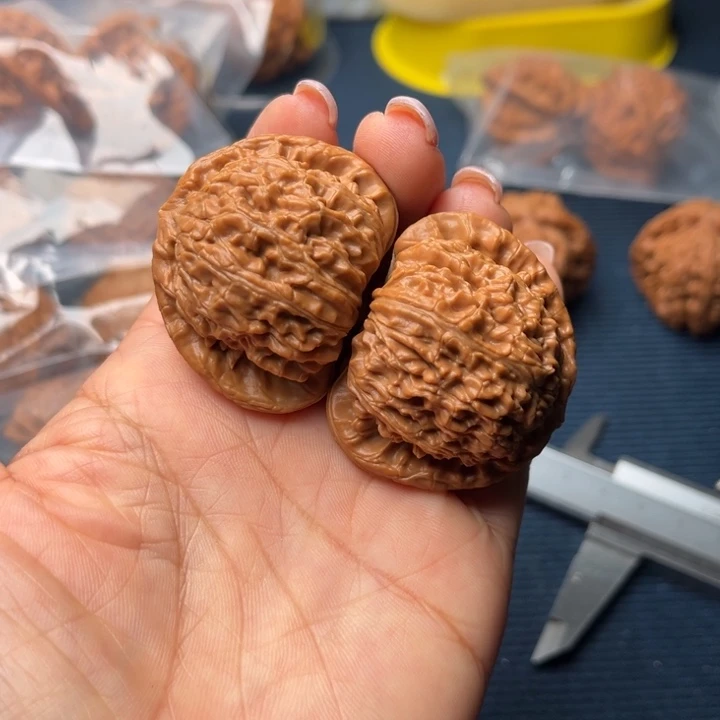 文玩核桃吊坠41白狮子全品