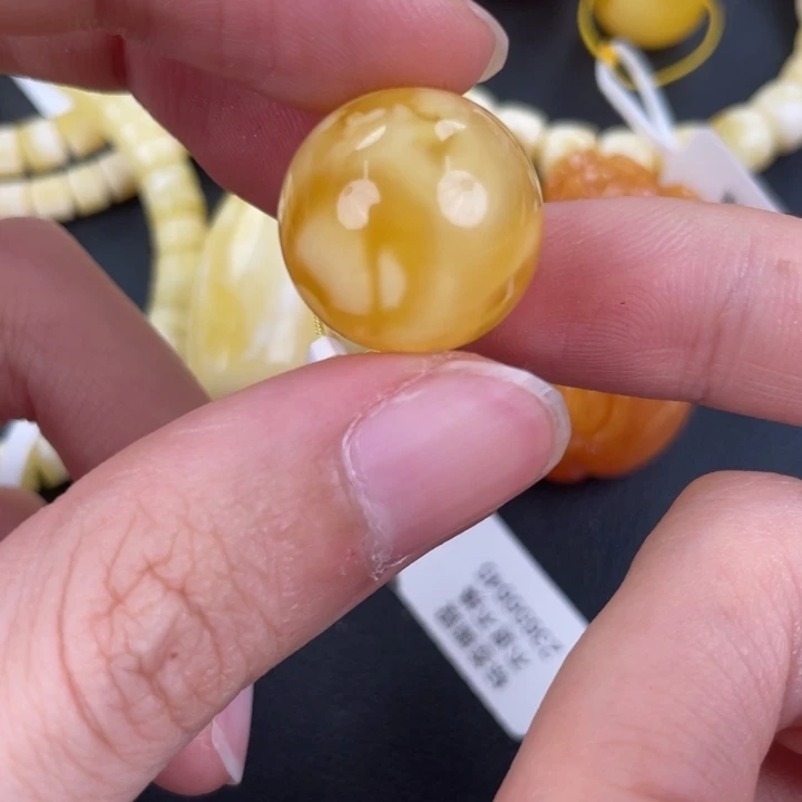 琥珀裸石未镶嵌天然86