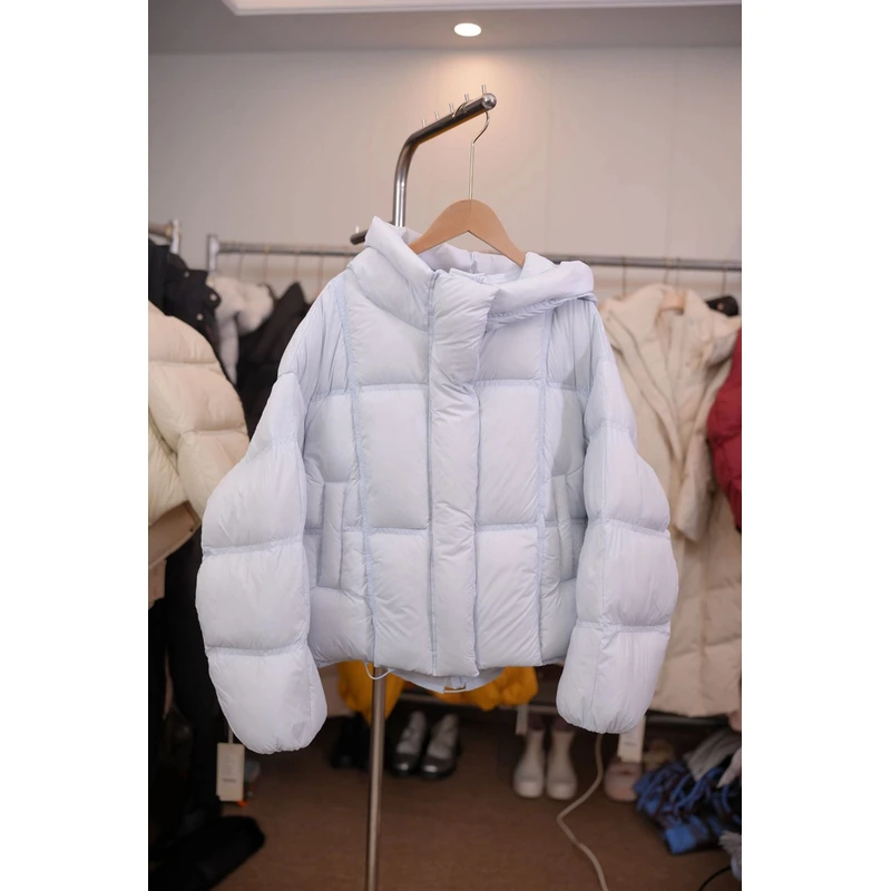 【伊伊】云朵泡芙羽绒服轻盈休闲连帽鹅绒服377