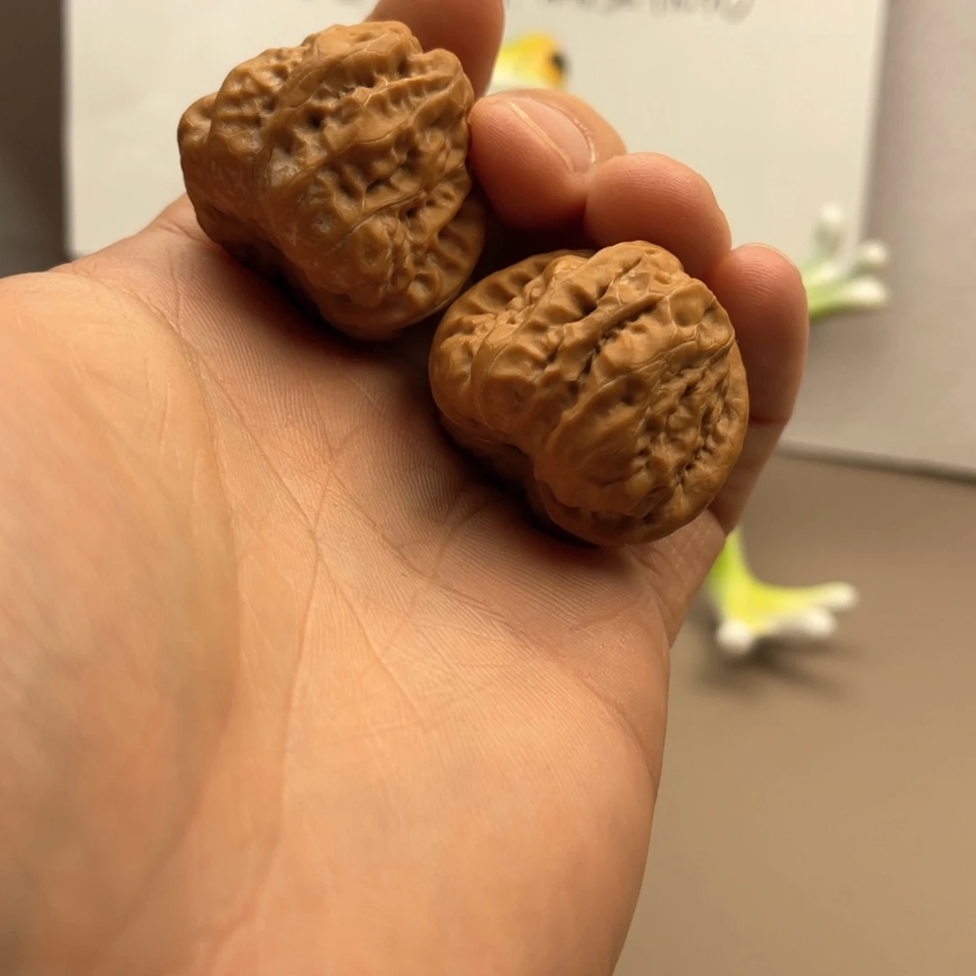 文玩核桃吊坠听**雨延庆