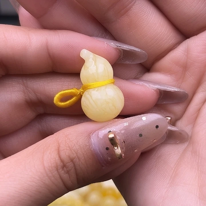 琥珀未镶嵌裸石浓白蜡虎皮妖花