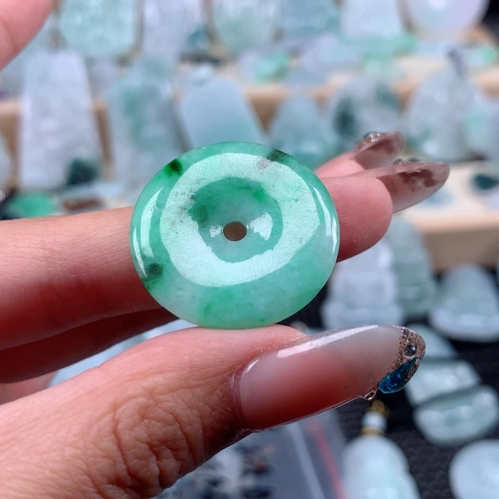 翡翠未镶嵌颈饰平安扣吊坠