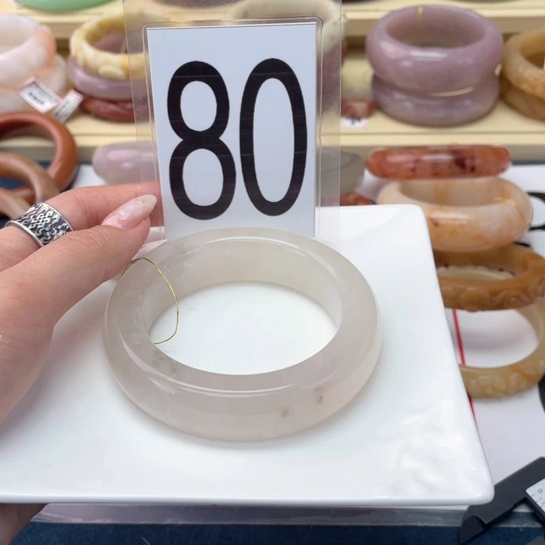 石英岩玉未镶嵌手镯