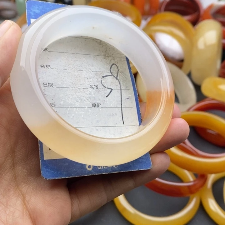 未镶嵌手镯石英质玉