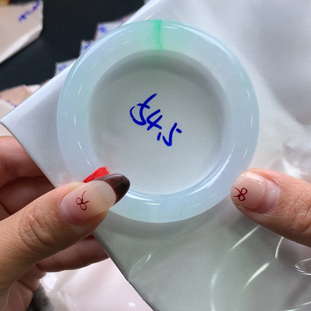 翡翠未镶嵌手镯（圆镯）61号