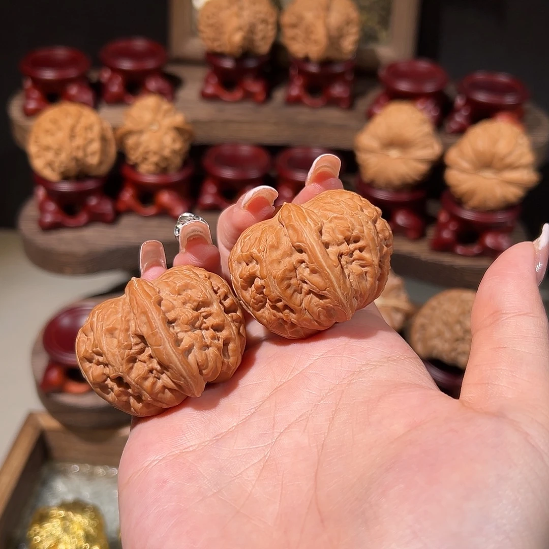 文玩核桃把件元宝