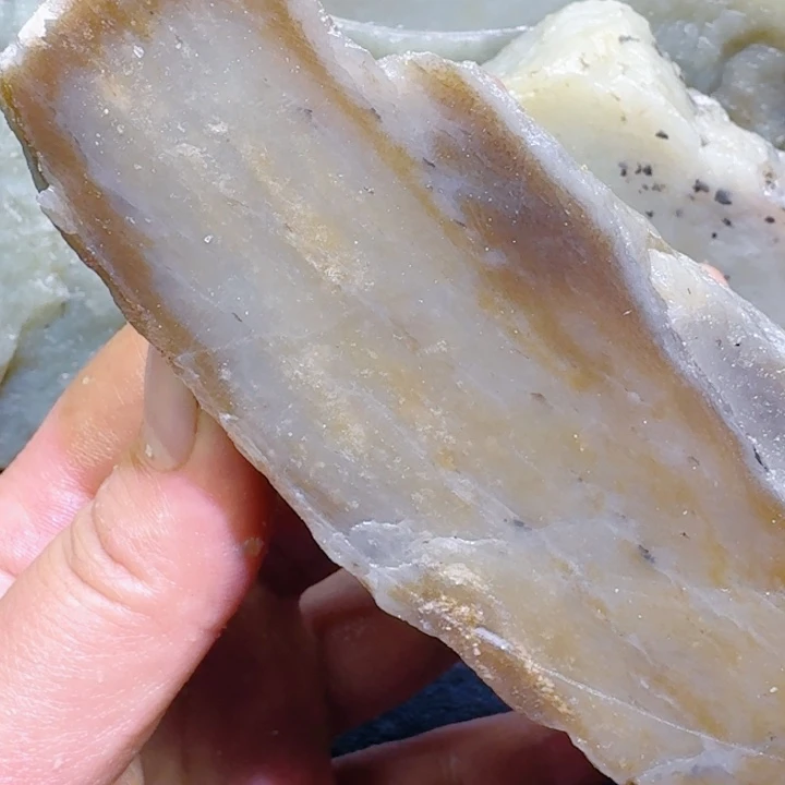 和田玉未镶嵌珠宝半成品