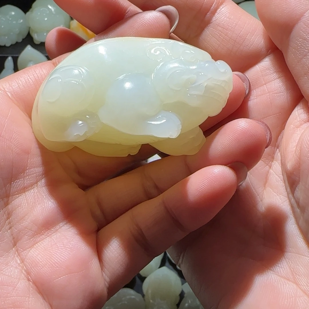 城***和田玉未镶嵌颈饰