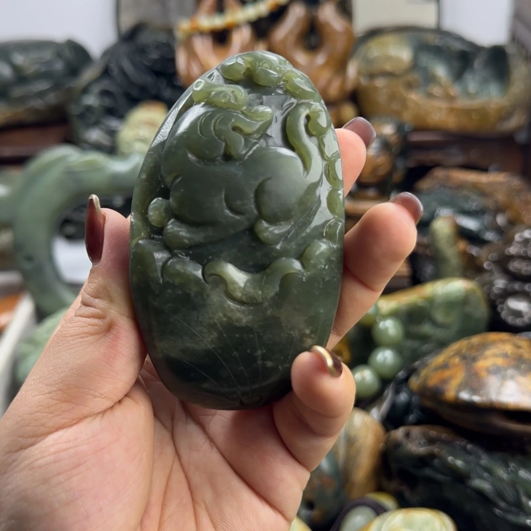 透闪石质玉未镶嵌珠宝奇石