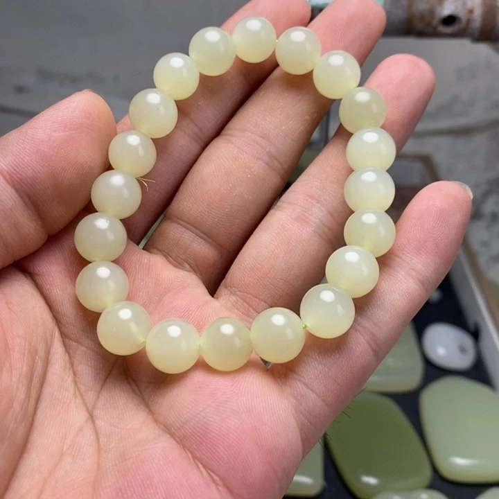 青海各尔木时尚卡18手串