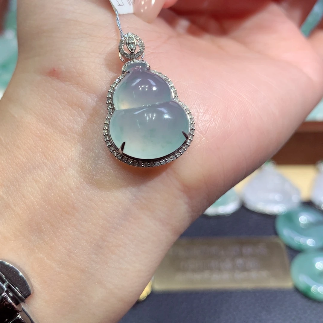 吊坠(不含链)18K金镶嵌翡翠