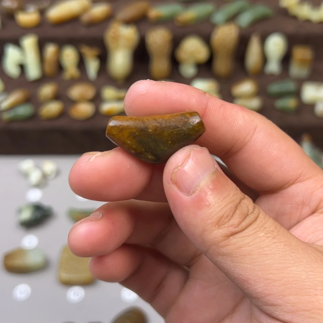 岫岩河磨玉（透闪石质玉）未镶嵌颈饰