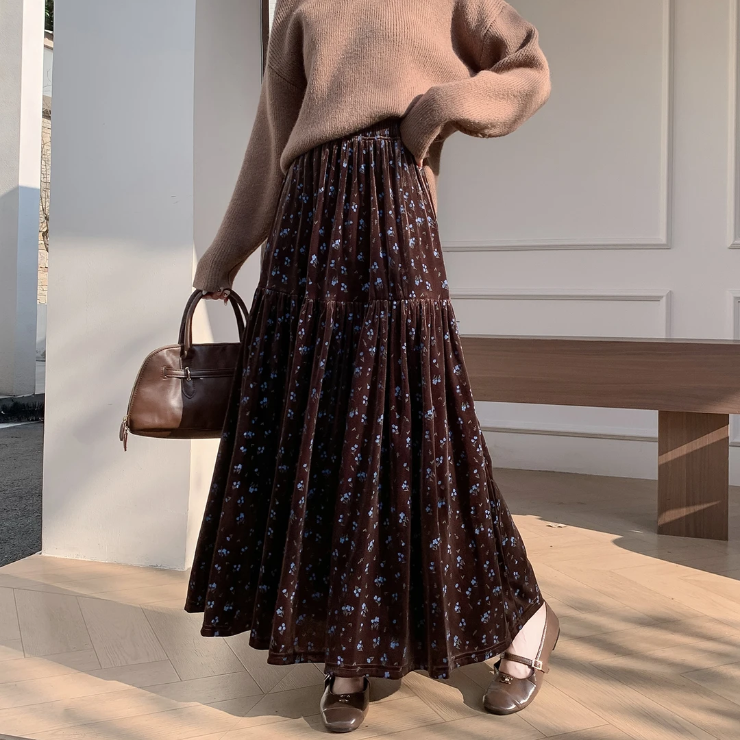 复古金丝绒碎花半身裙女秋冬季2025新款高腰显瘦a字伞裙休闲长裙