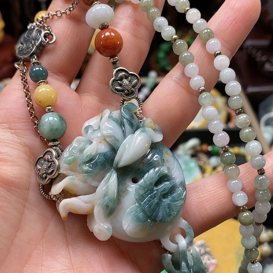 翡翠颈饰未镶嵌翡翠