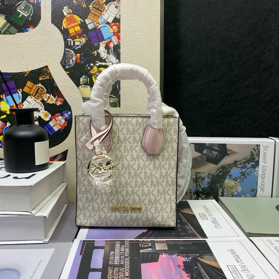 99新 MICHAEL KORS/迈克高仕 22554斜挎包15*17