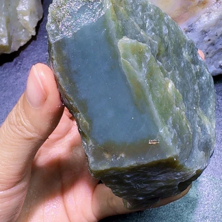 未镶嵌和田玉（糖玉）珠宝半成品