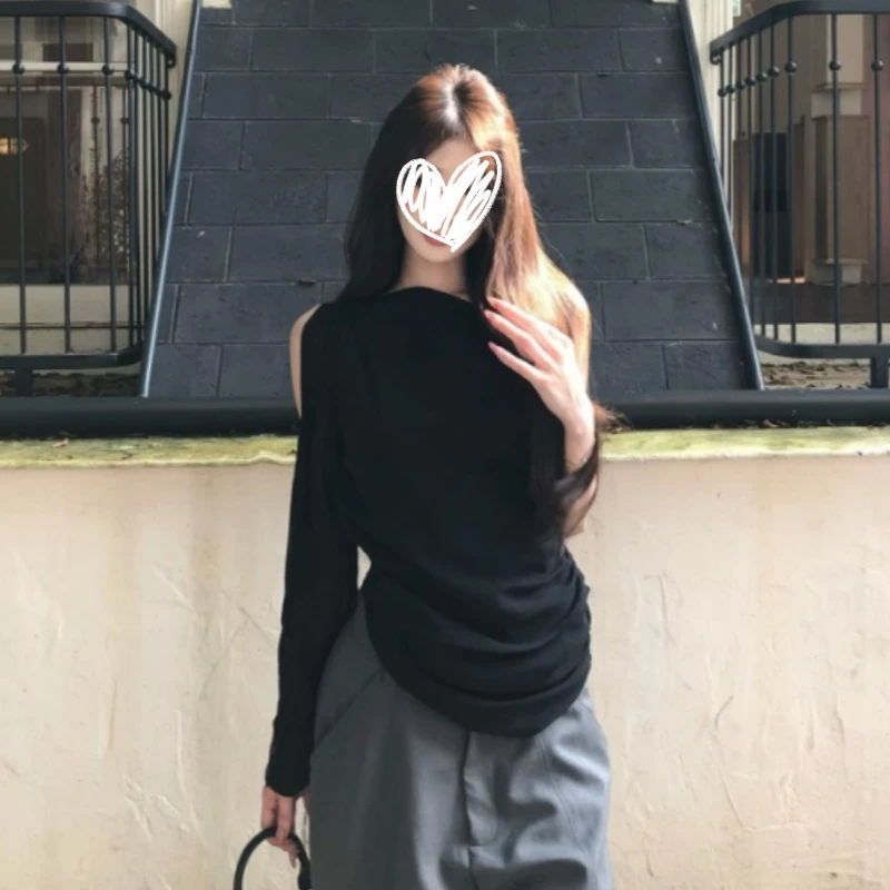 2025年早秋新款简约通勤黑色斜肩T恤修身显瘦高级设计感纯欲上衣