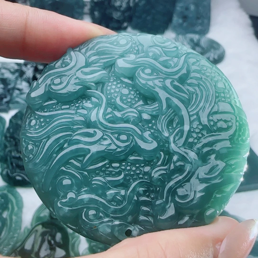 颈饰未镶嵌翡翠多样性发货天然的A货翡翠