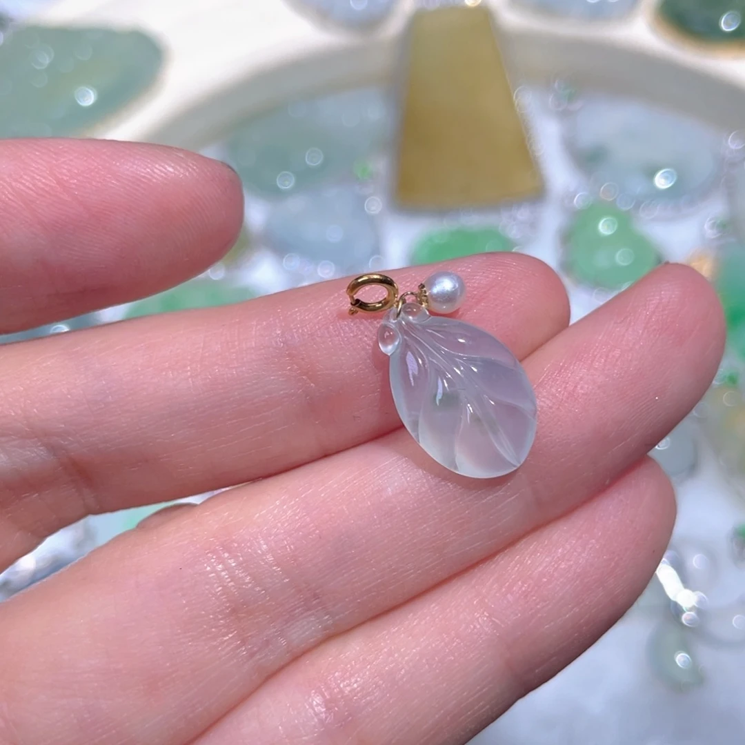 翡翠颈饰18K金镶嵌翡翠