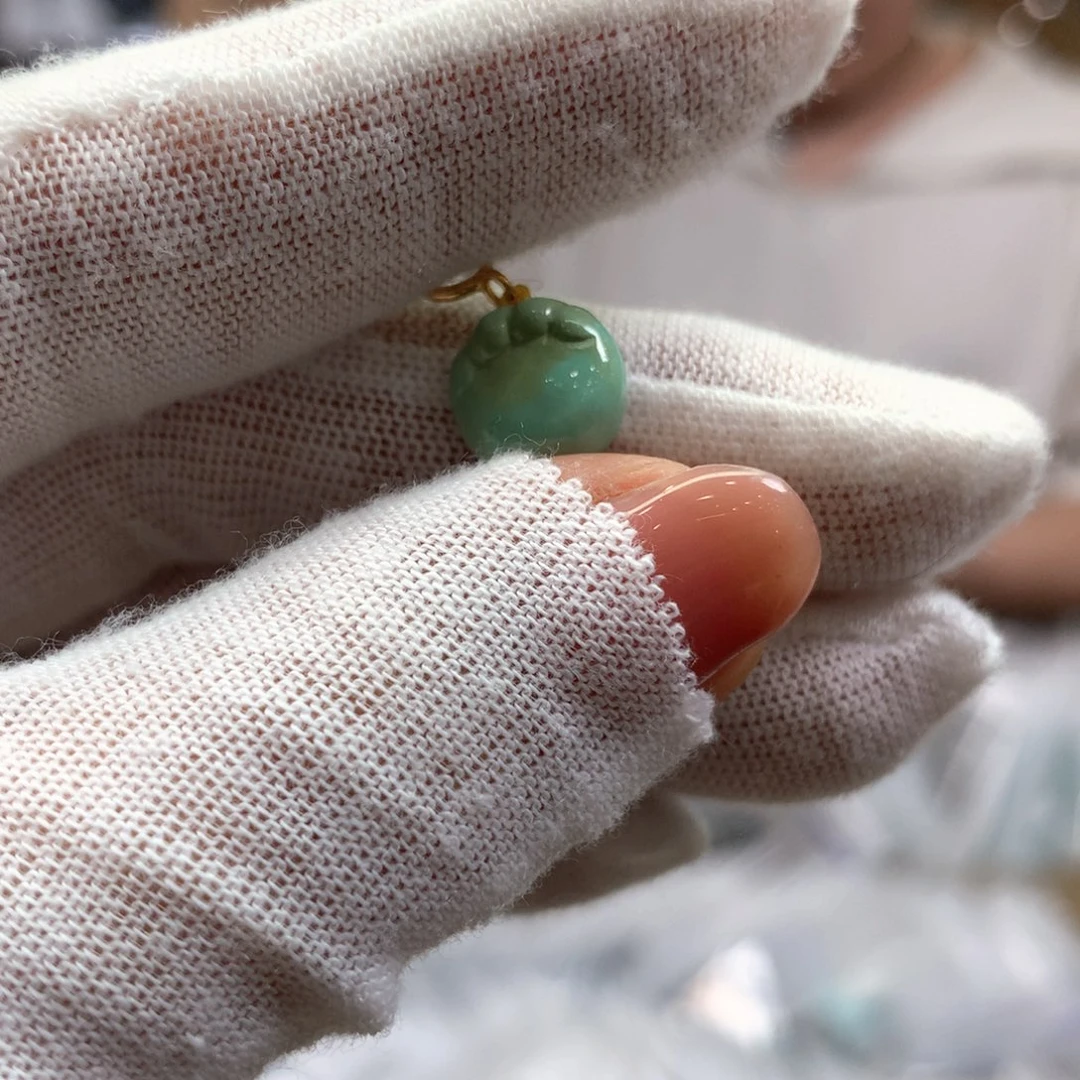 绿松石未镶嵌挂件