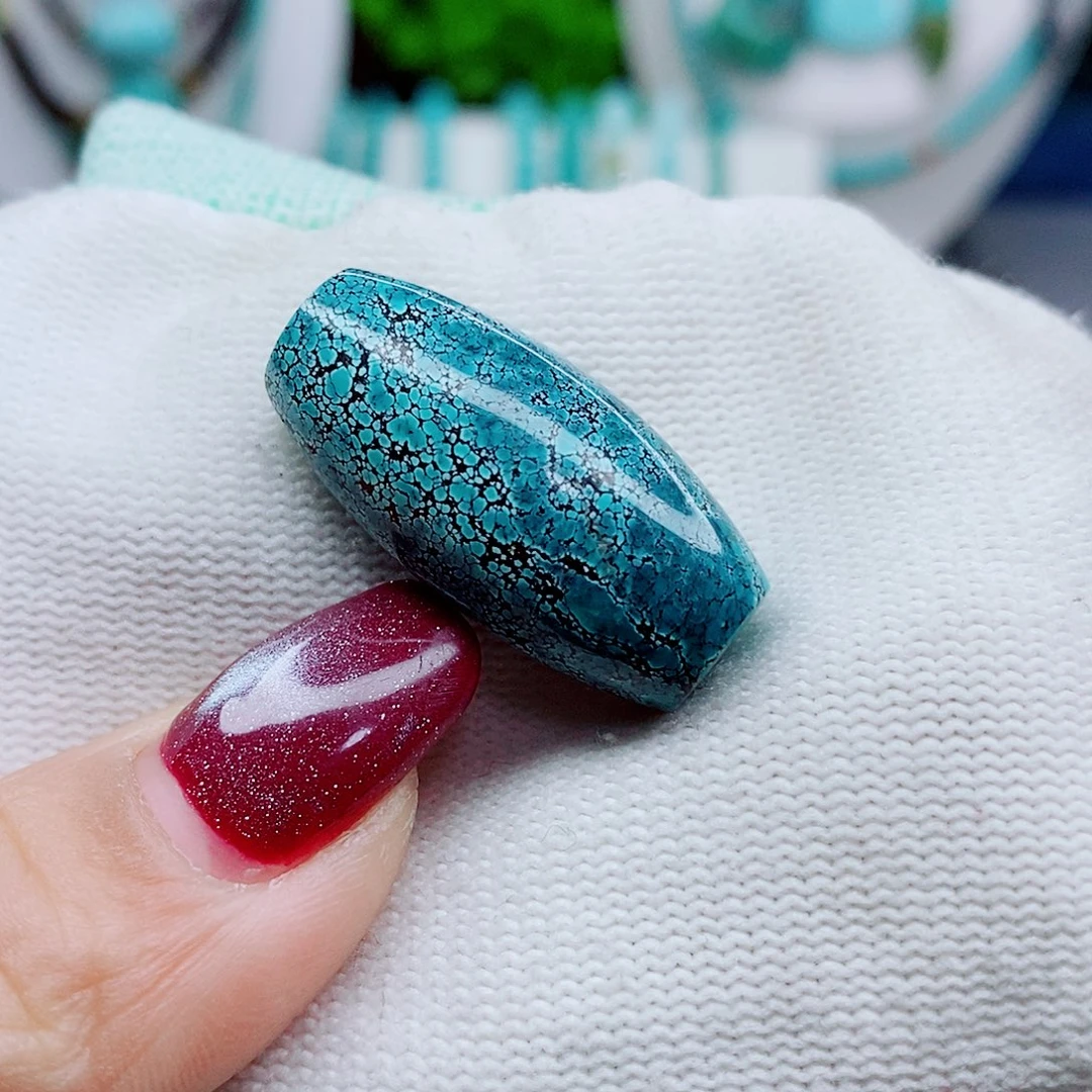 绿松石未镶嵌颈饰