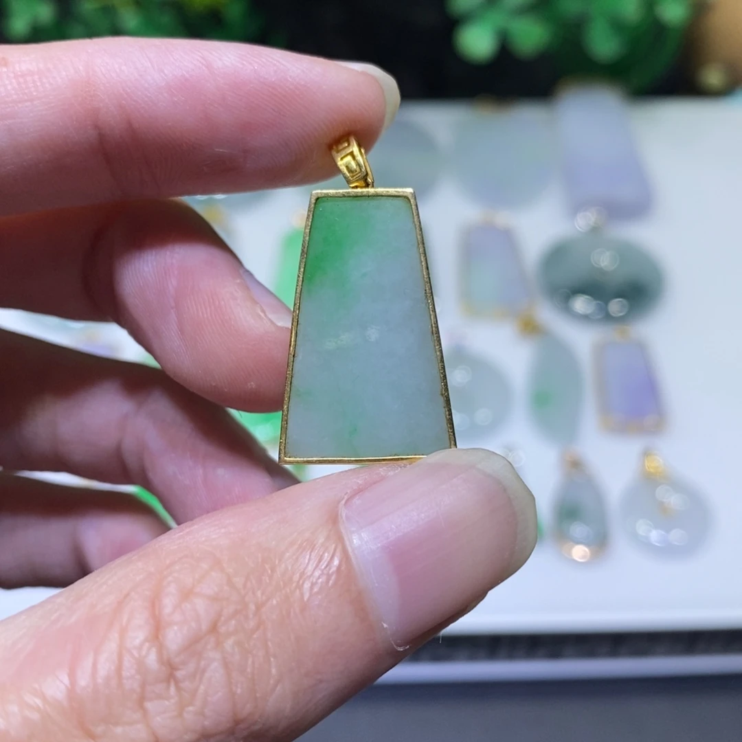 翡翠18K金镶嵌吊坠(不含链)