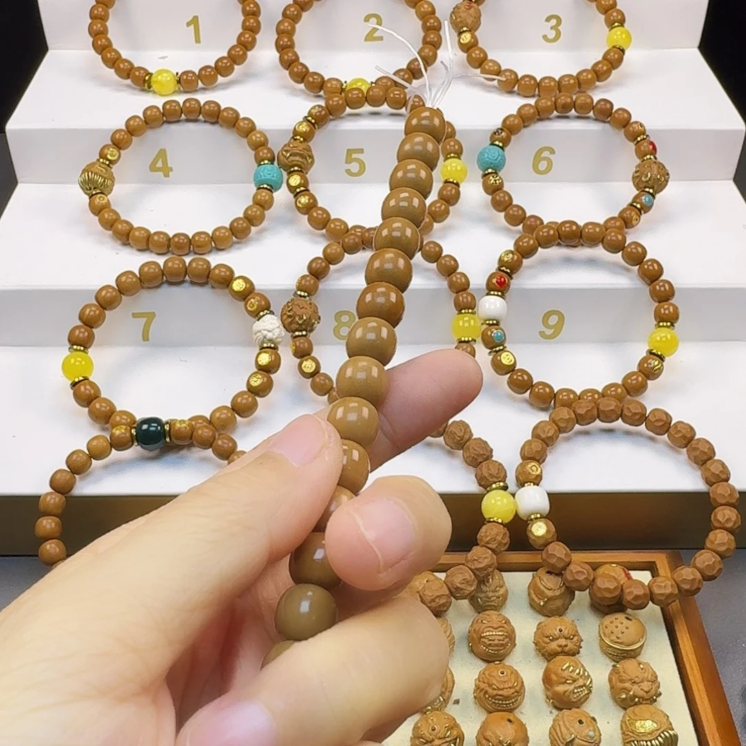 蛟***龙吊坠猴头核桃猴头手串