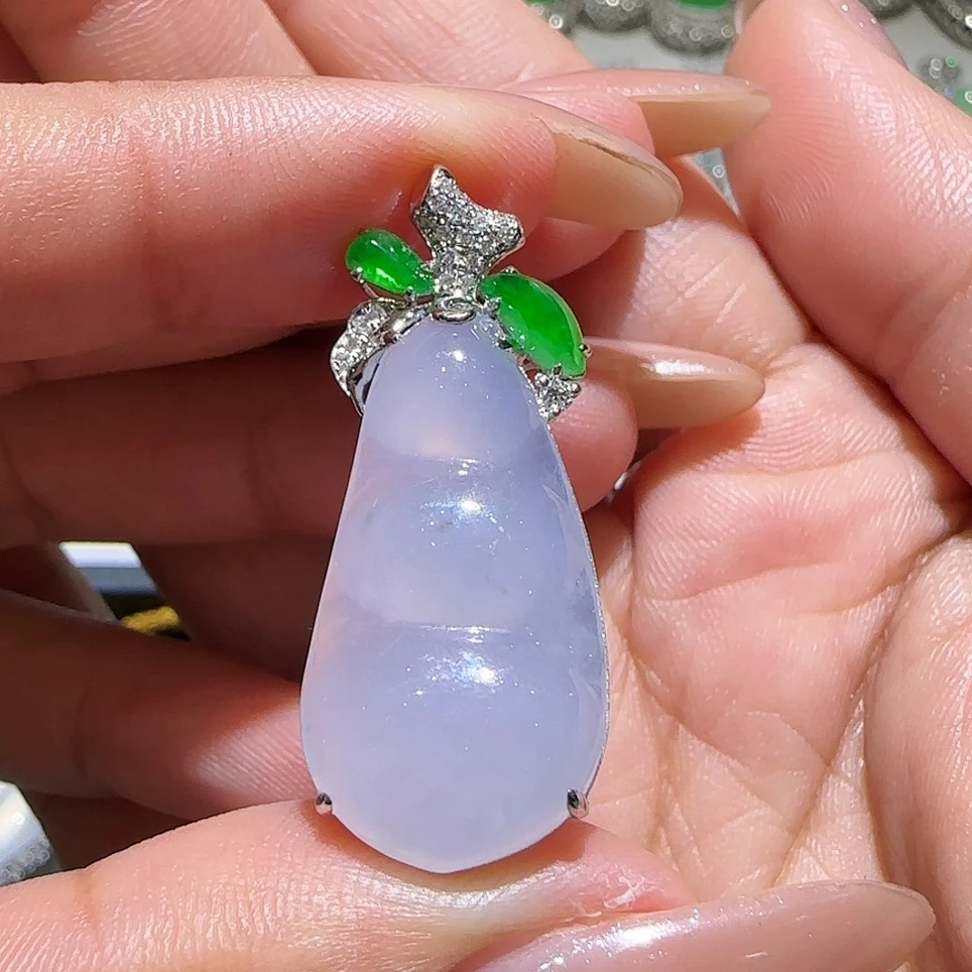 【闪购商品】颈饰18K金镶嵌翡翠天然