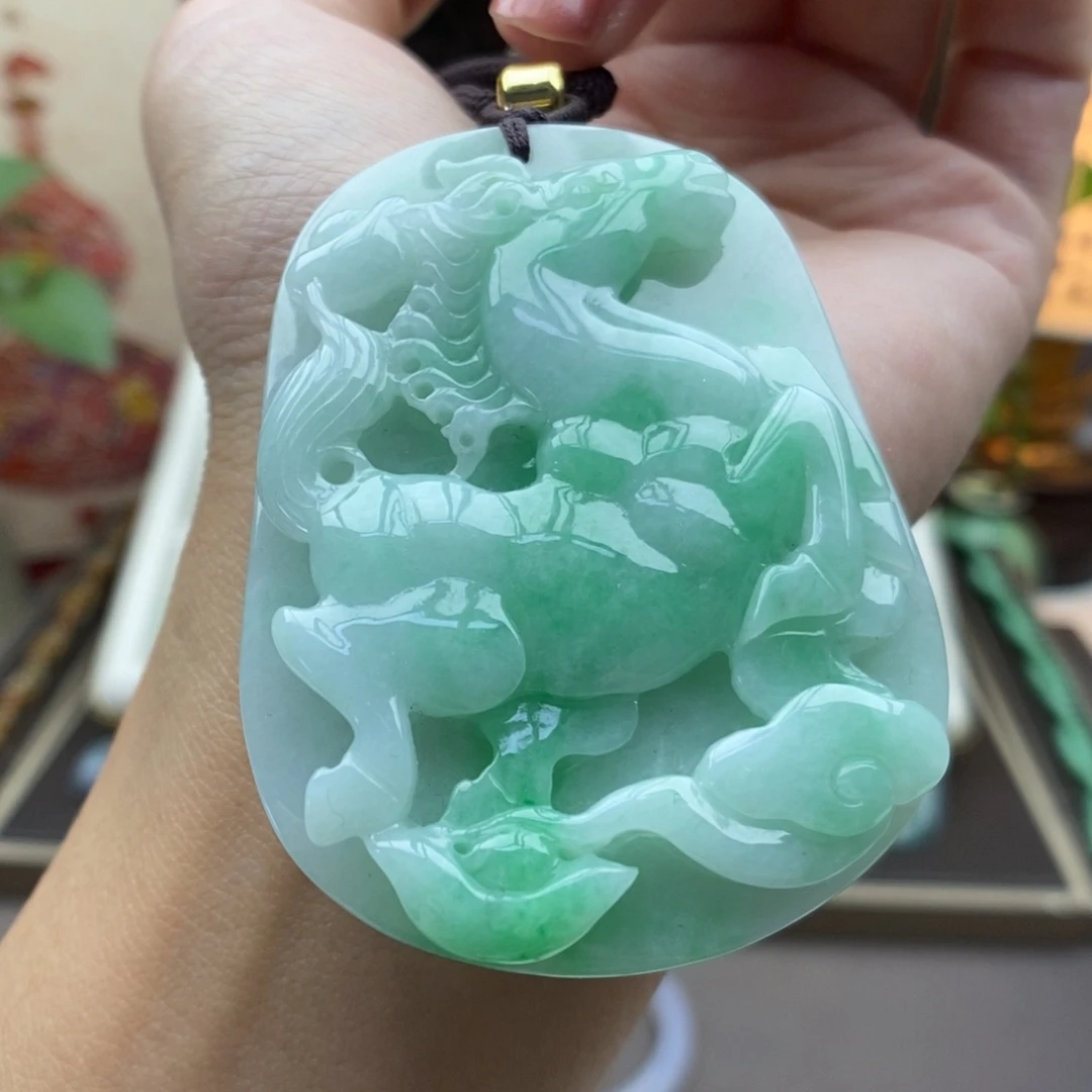 翡翠未镶嵌颈饰吊坠79